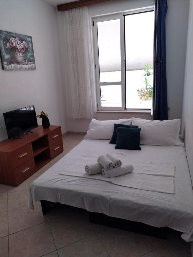 Apartments Dalmacija Podstrana Bagian luar foto