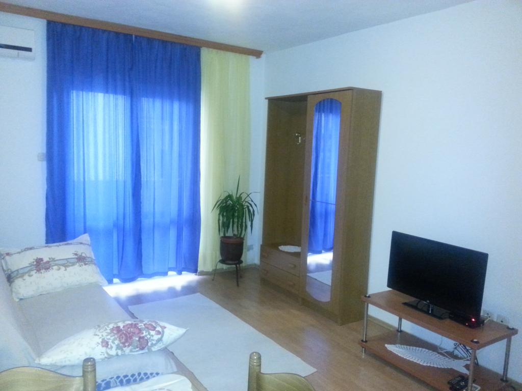Apartments Dalmacija Podstrana Ruang foto