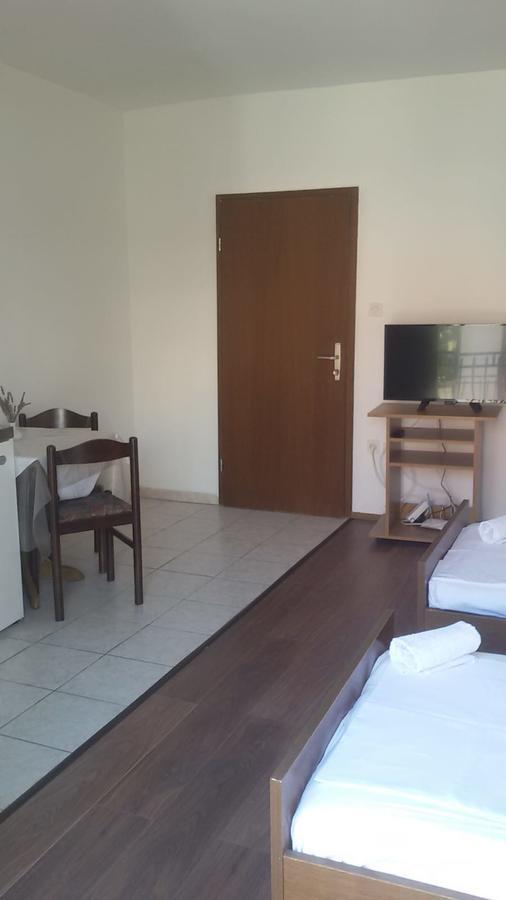 Apartments Dalmacija Podstrana Bagian luar foto