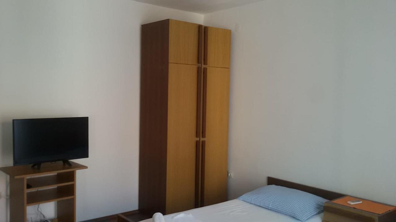 Apartments Dalmacija Podstrana Bagian luar foto